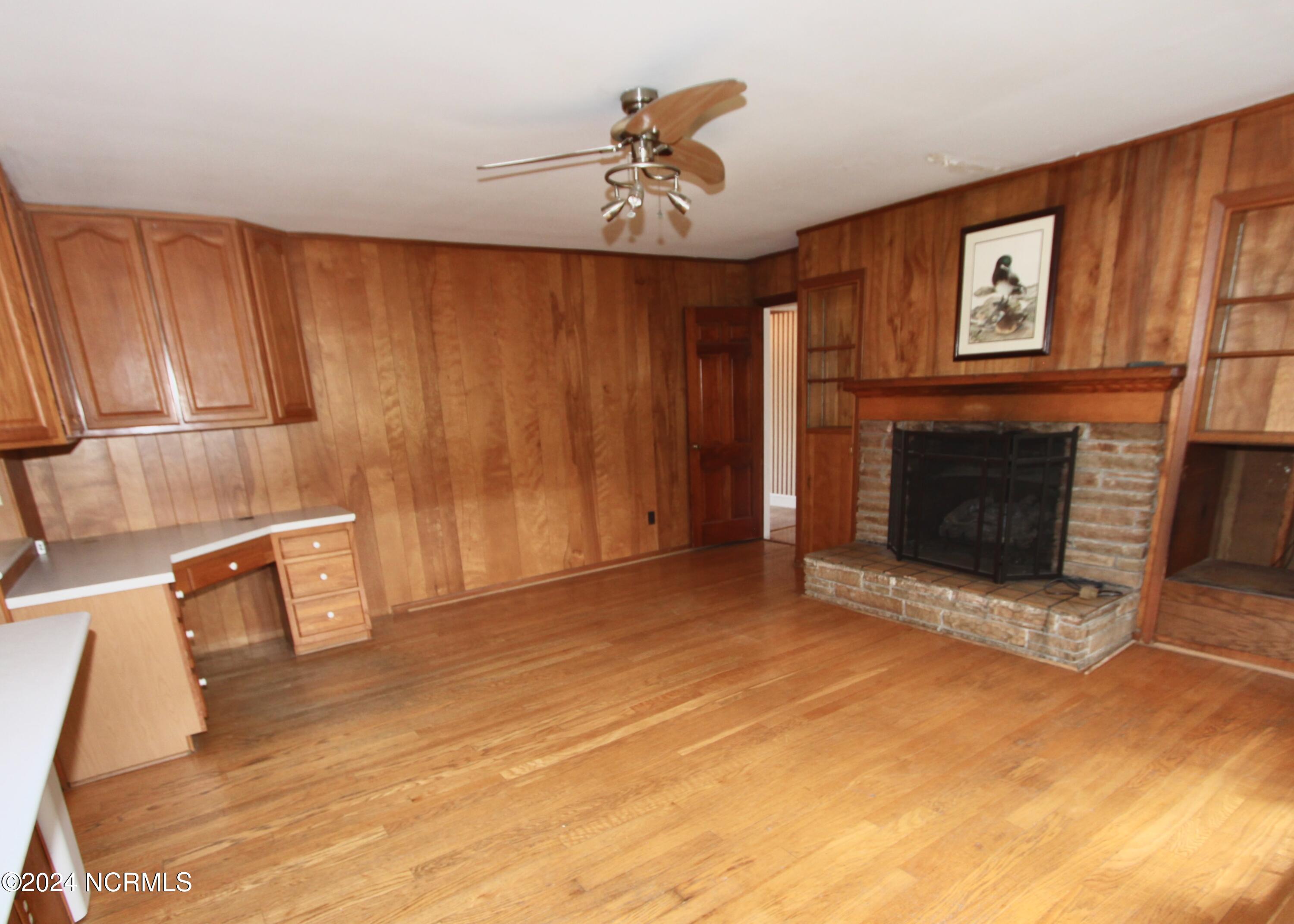 609 River Street Jacksonville, NC 28540 - Photo 10 of 47 Family + Desk
