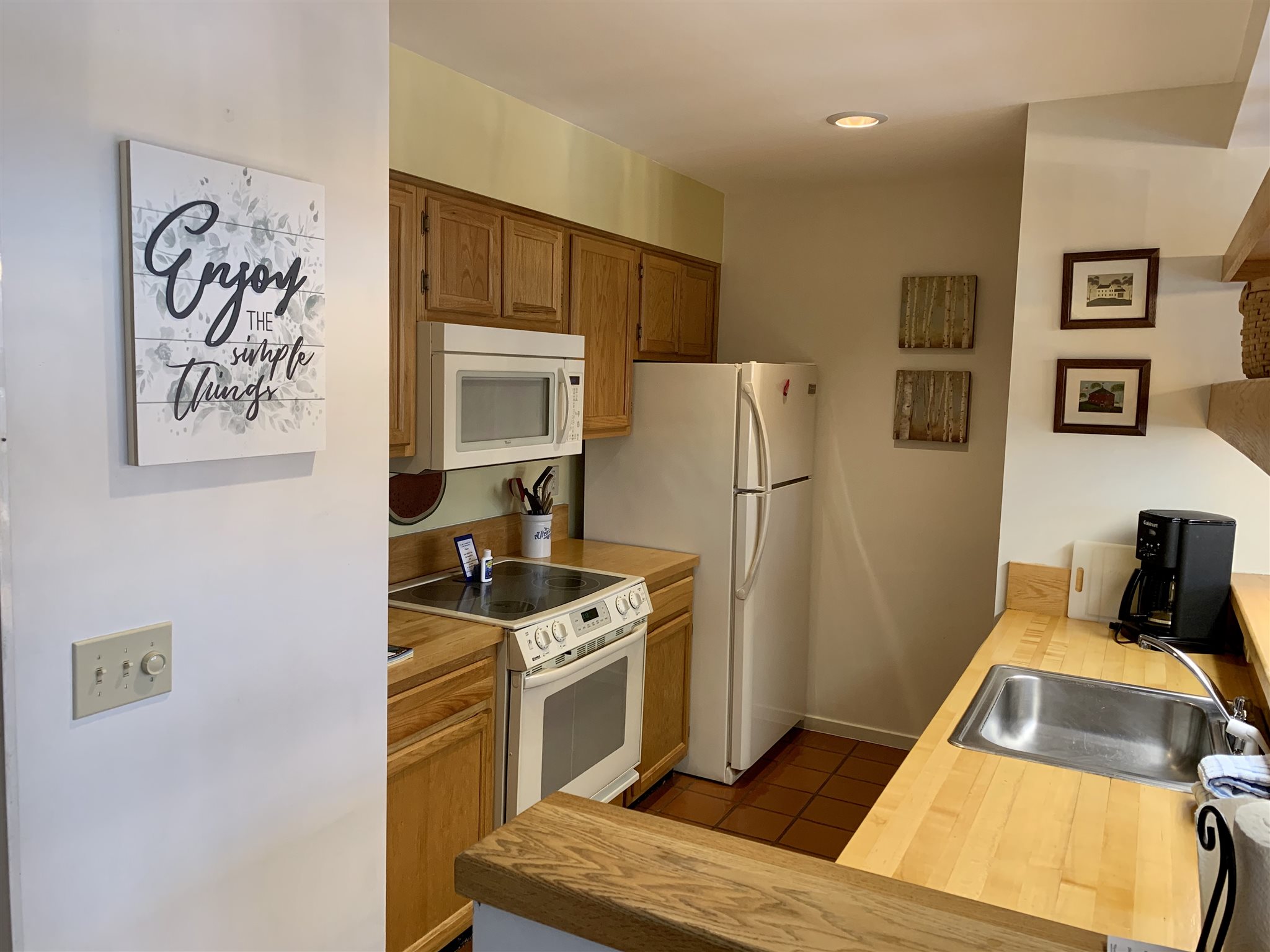 98 Snow Creek Road Warren, VT 05674 - Photo 3 of 13 Gallery Image 3