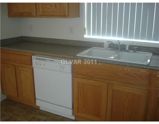 9313 Roping Cowboy Avenue Las Vegas, NV 89178 - Photo 5 of 22 Kitchen.