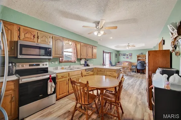 $239,900 | 206 Meadowmere Court, Lebanon, MO 65536