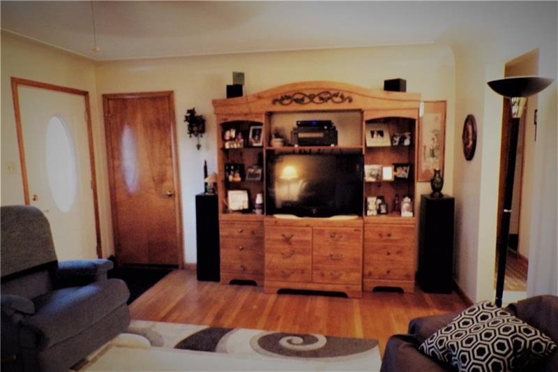 197 Glen Eden Road Rochester, PA 15074 - Photo 7 of 14