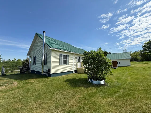 $272,000 | 442 Old Patten Road, Island Falls, ME 04747