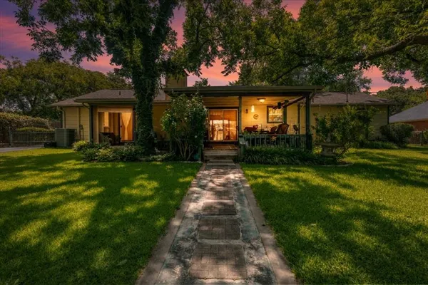 $335,000 | 3908 Bandera Drive, DeCordova, TX 76049