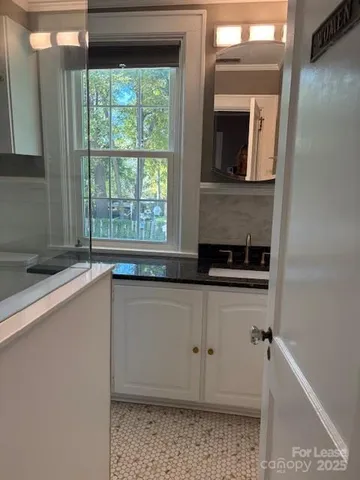 $2,275 | 613 South York Street, Gastonia, NC 28052