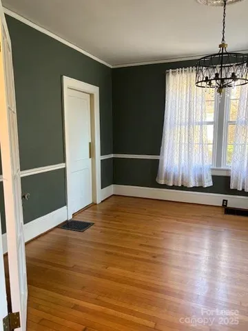 $2,275 | 613 South York Street, Gastonia, NC 28052