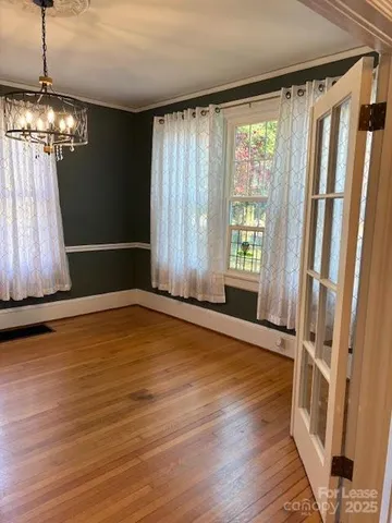 $2,275 | 613 South York Street, Gastonia, NC 28052