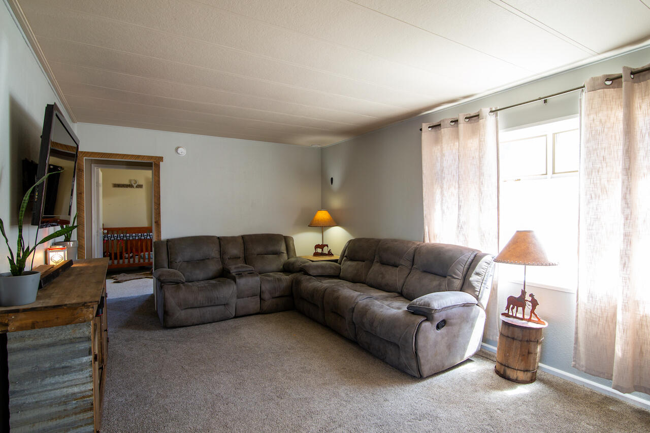 8590 Southwest Shad Road Terrebonne, OR 97760 - Photo 31 of 36 HDR430