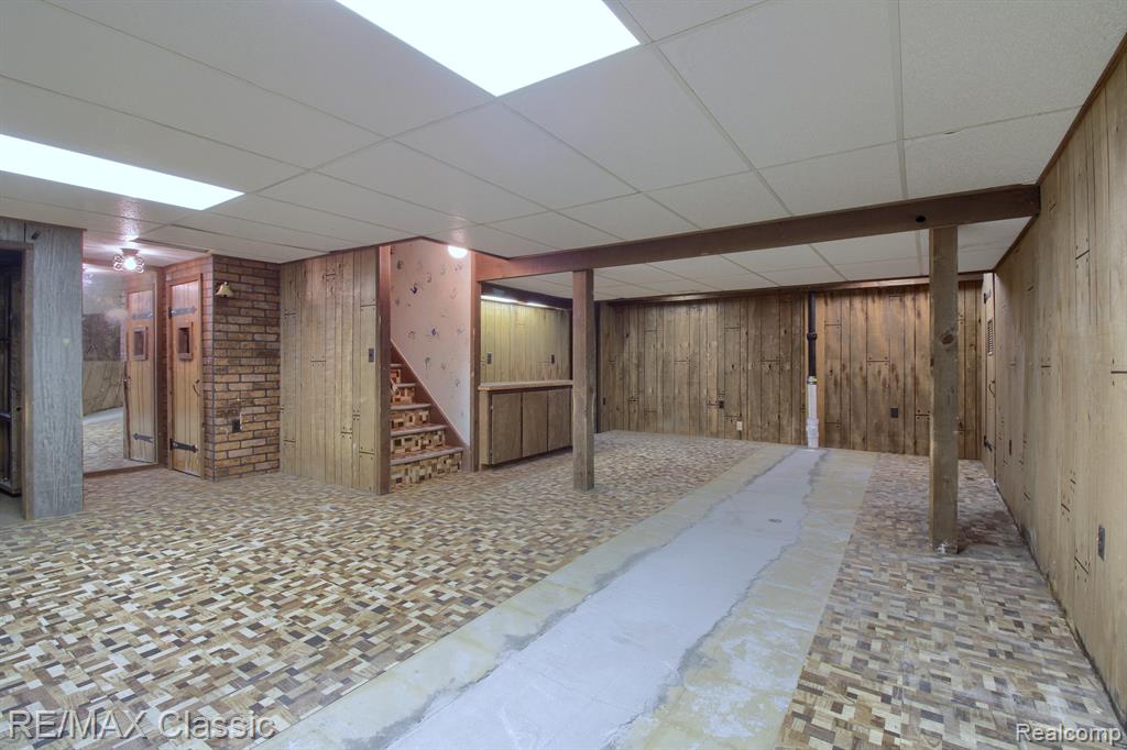 33951 Old Timber Road Farmington Hills, MI 48331 - Photo 35 of 40
