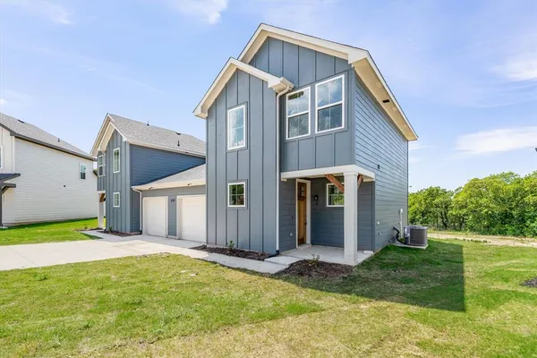 $1,800 | 1210 Chestnut Court, Unit 1, Runaway Bay, TX 76426