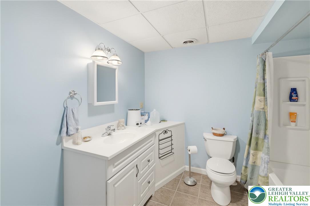 4095 Ross Road Bethlehem, PA 18020 - Photo 31 of 48 Finished Basement