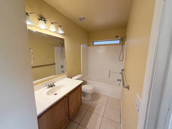 $1,675 | 6037 West Southgate Avenue, Phoenix, AZ 85043