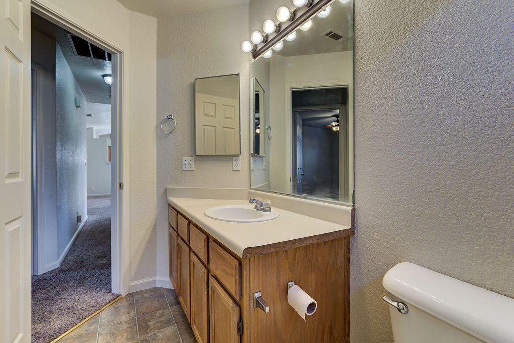 3324 Lawrence Road Redding, CA 96002 - Photo 17 of 27 Hall bath