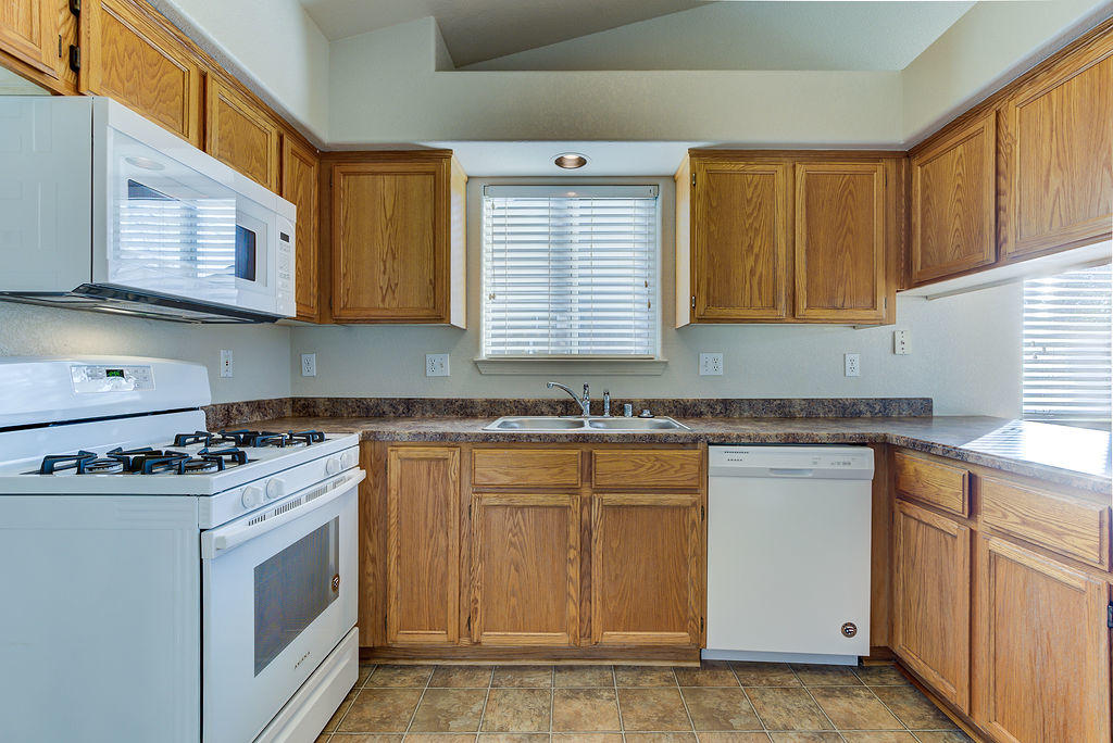 3324 Lawrence Road Redding, CA 96002 - Photo 8 of 27 3324LawrenceRoad_006