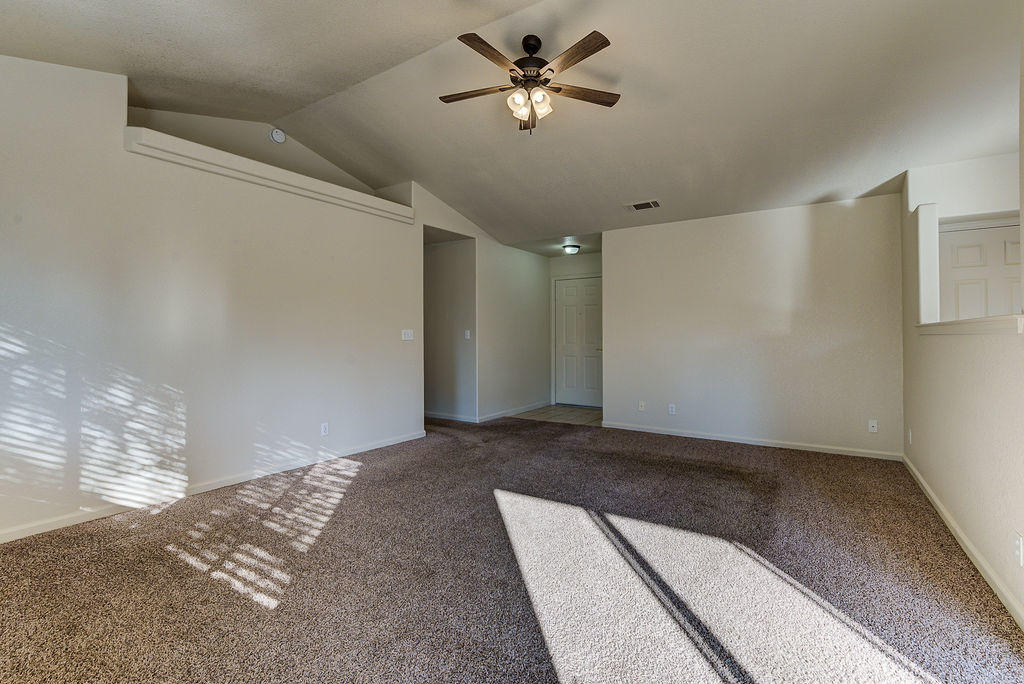 3324 Lawrence Road Redding, CA 96002 - Photo 9 of 27 Living to entrance