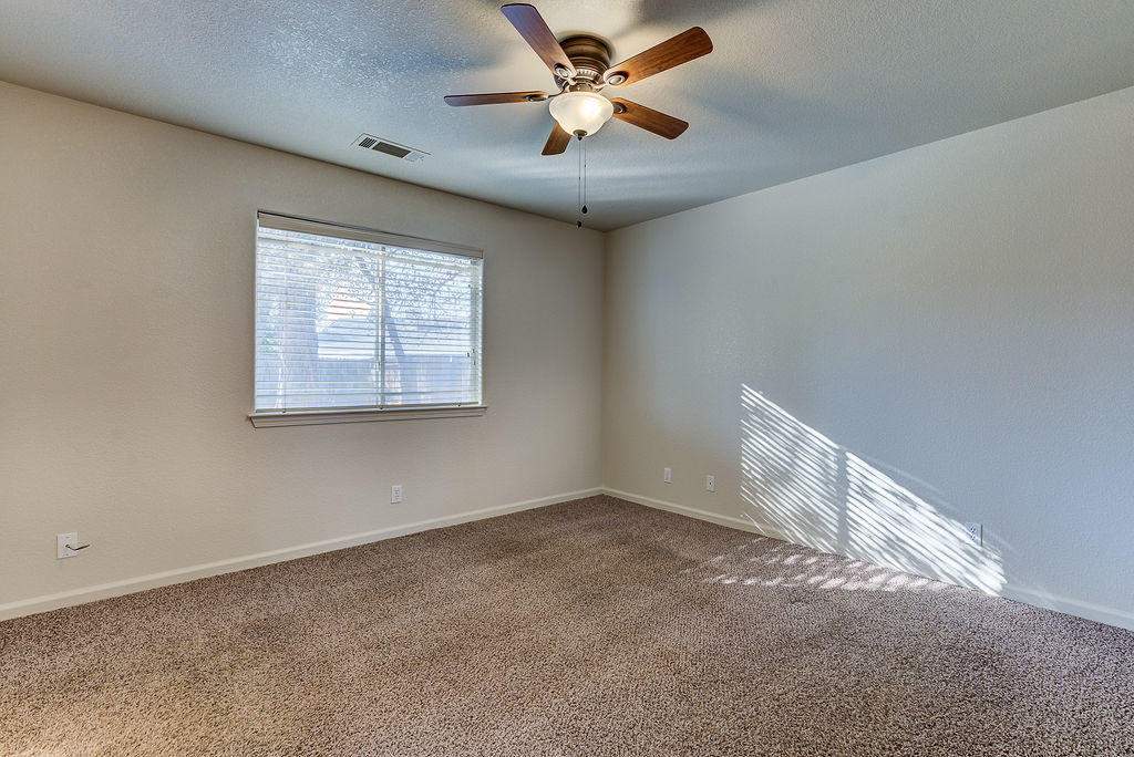 3324 Lawrence Road Redding, CA 96002 - Photo 10 of 27 Master Bedroom