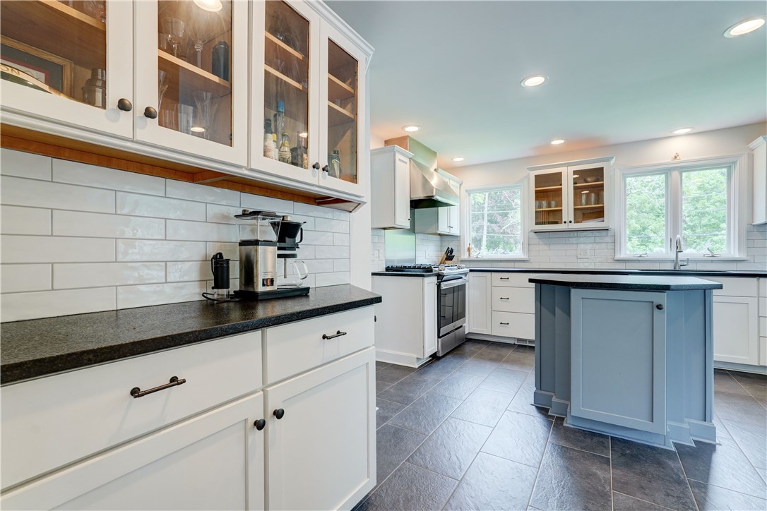 17 West Jefferson Road Pittsford, NY 14534 - Photo 8 of 50 Kitchen