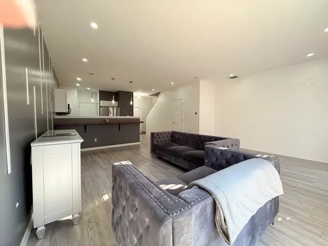 $225,999 | 863 Flagstone Drive, Dyer, IN 46311