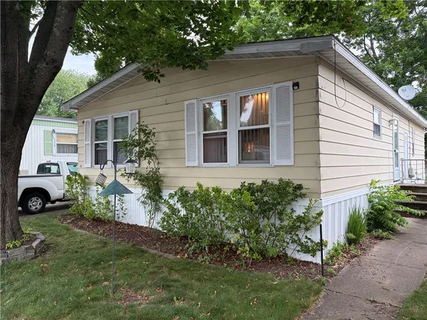 $169,900 | 90 Cooper Lane, East Greenwich, RI 02818