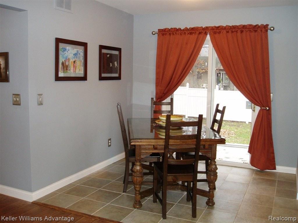 379 Delaware Road Whitmore Lake, MI 48189 - Photo 12 of 31 Dining Room
