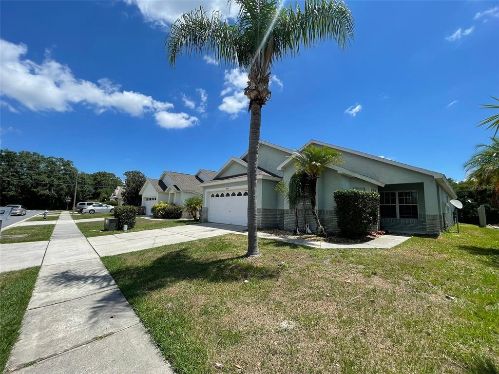 4718 Prairie Point Boulevard Kissimmee, FL 34746 - Photo 2 of 14