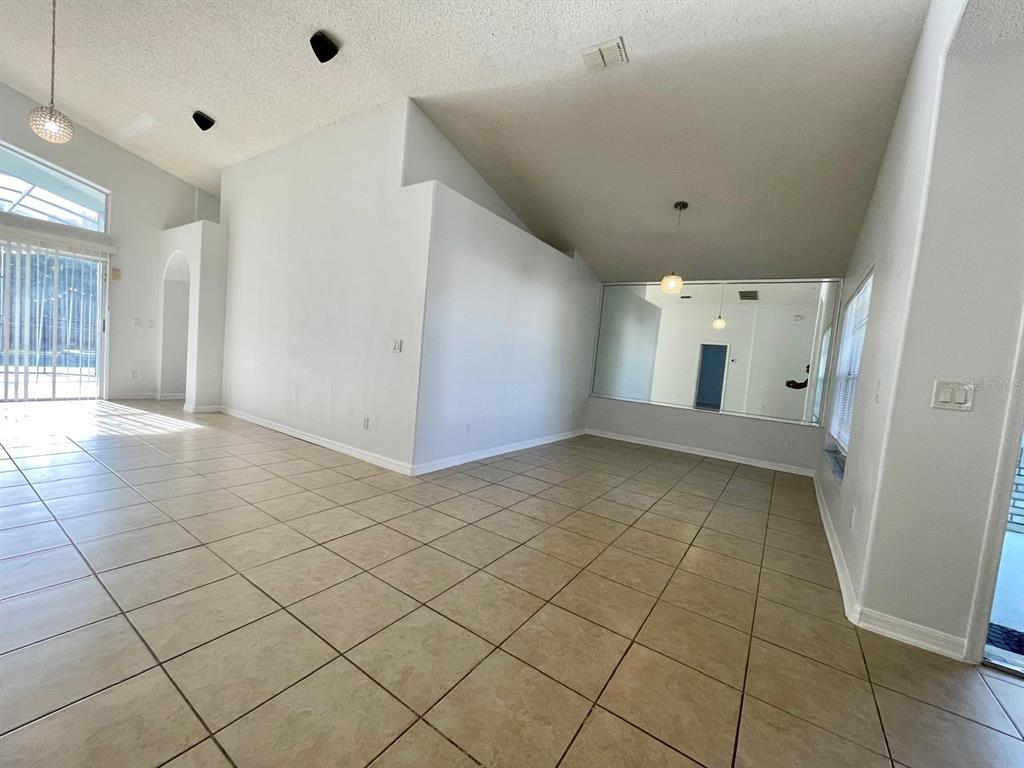 4718 Prairie Point Boulevard Kissimmee, FL 34746 - Photo 6 of 14