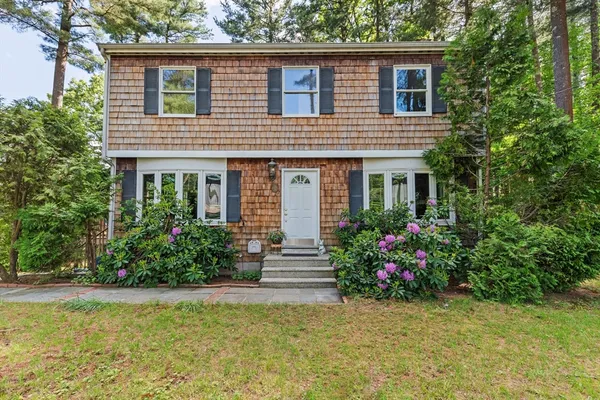 $650,000 | 7 Sharon Avenue, Norfolk, MA 02056