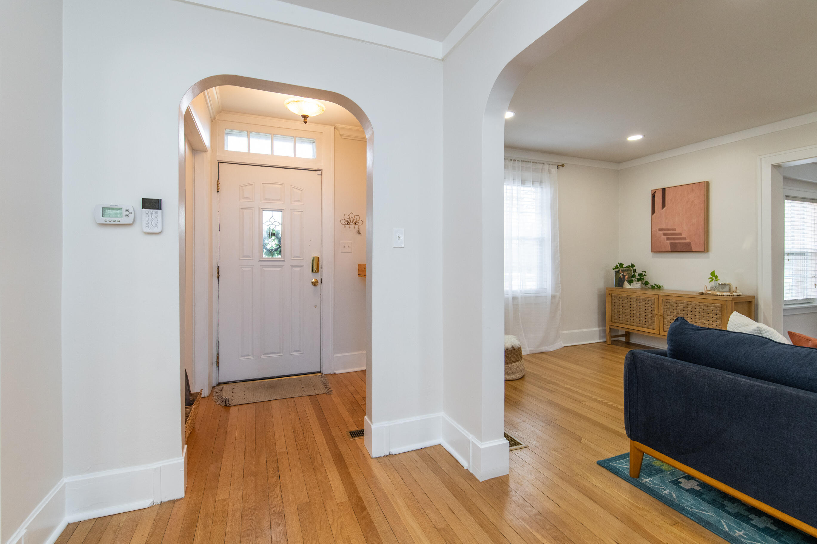1414 Cochran Road Lexington, KY 40502 - Photo 4 of 48 .