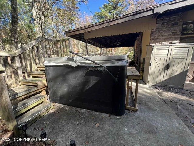 $374,900 | 25 Red Oak Road, Lake Harmony, PA 18624