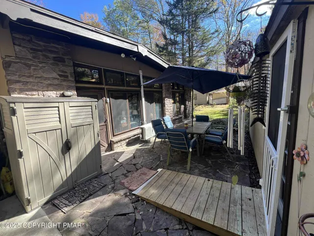 $374,900 | 25 Red Oak Road, Lake Harmony, PA 18624