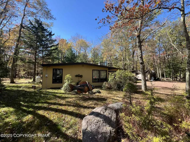 $374,900 | 25 Red Oak Road, Lake Harmony, PA 18624