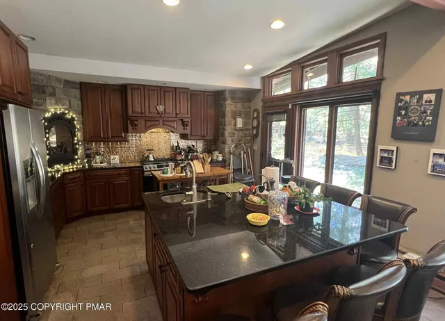 $374,900 | 25 Red Oak Road, Lake Harmony, PA 18624