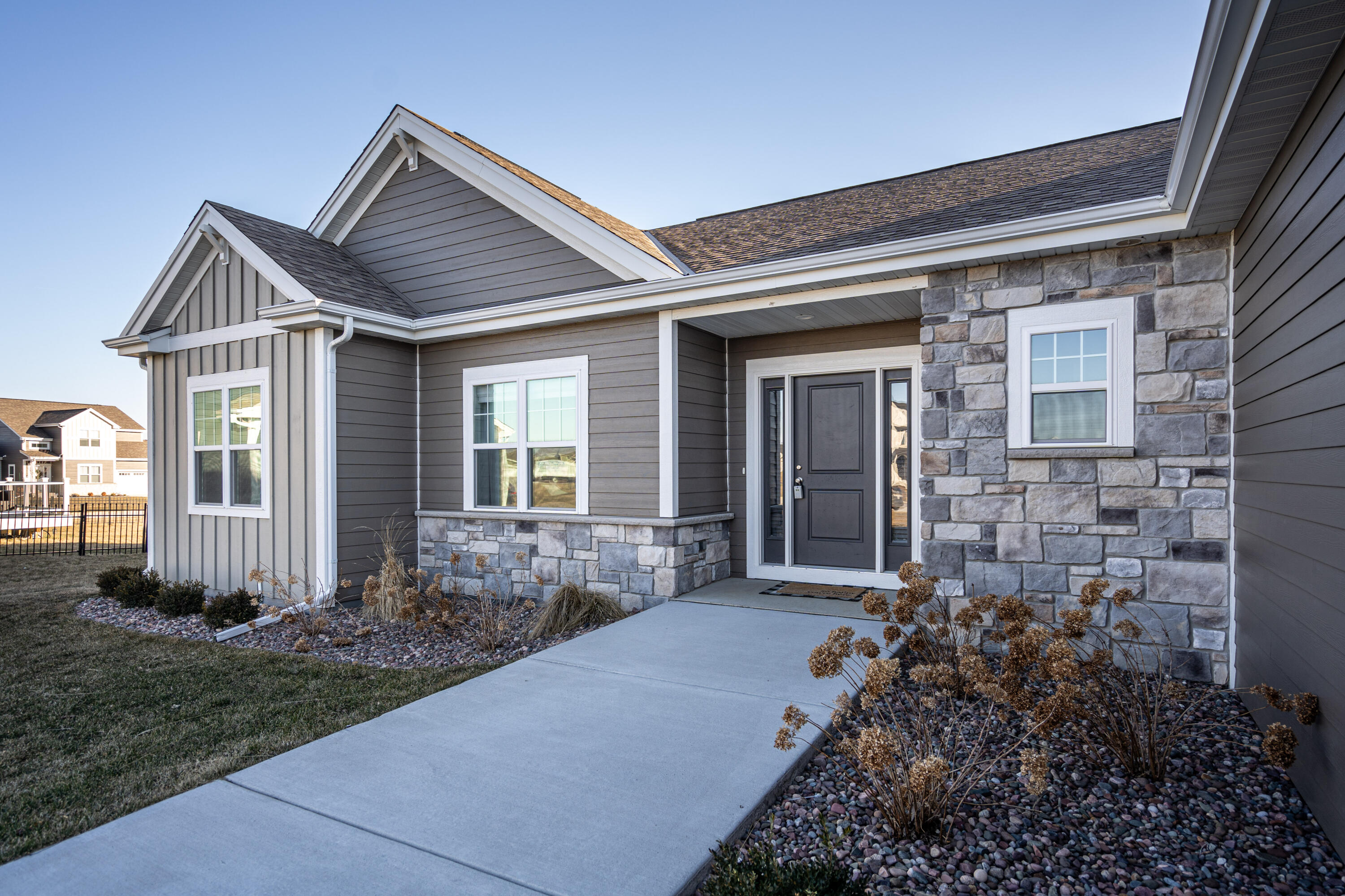 2870 Fox River Summit, WI 53066 - Photo 1 of 1 DSC02340