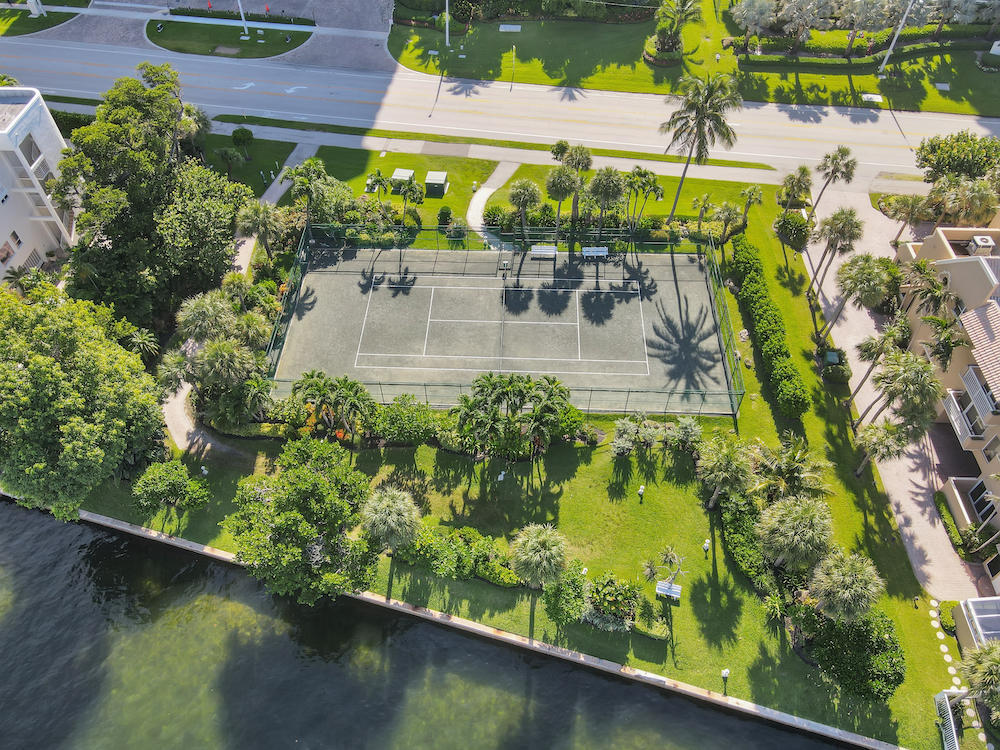 550 South Ocean Boulevard, Unit 2004 Boca Raton, FL 33432 - Photo 45 of 56 Clay Tennis Court