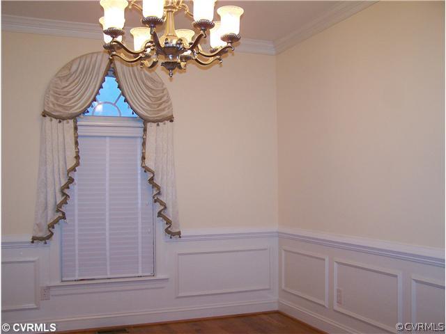 20875 Horseshoe Road Carson, VA 23830 - Photo 7 of 12 Dining Room - Gorgeous light fixture and molding i