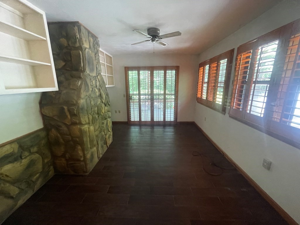 283 Fishermans Road Big Sandy, TN 38221 - Photo 7 of 17 Gallery Image 7