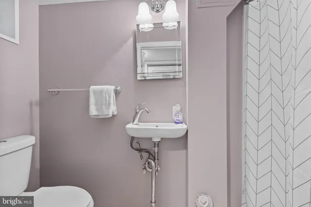 $2,850 | 169 Regester Avenue, Baltimore, MD 21212