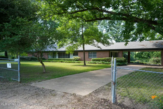$389,000 | 3084 Tom Collins Road, Utica, MS 39175