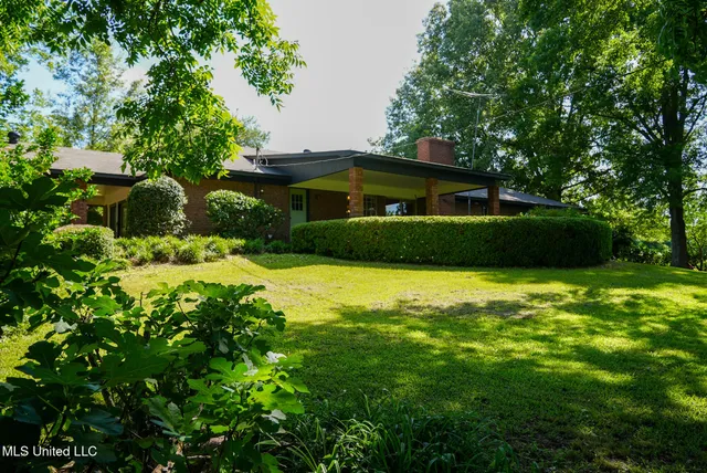 $389,000 | 3084 Tom Collins Road, Utica, MS 39175