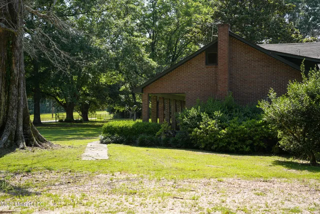 $389,000 | 3084 Tom Collins Road, Utica, MS 39175