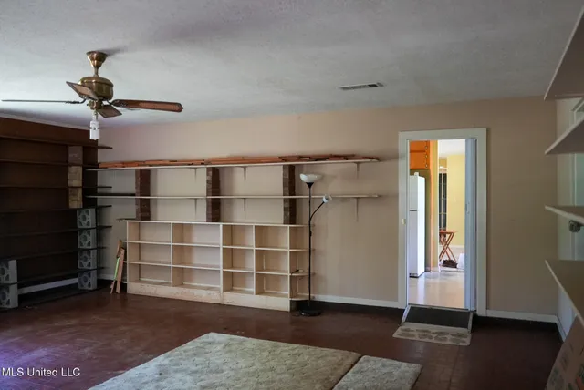 $389,000 | 3084 Tom Collins Road, Utica, MS 39175