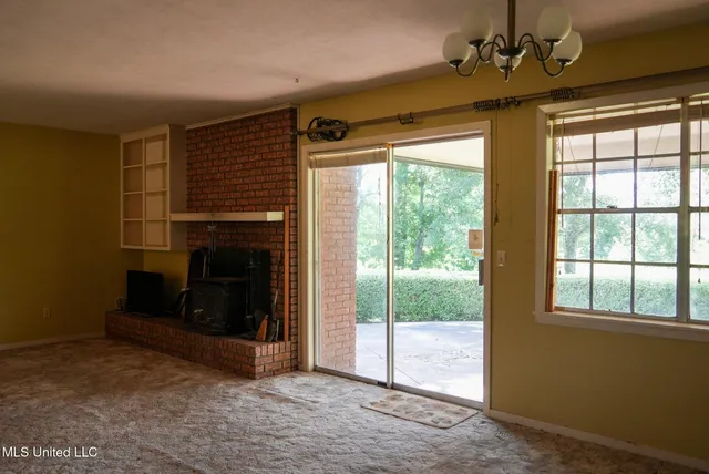 $389,000 | 3084 Tom Collins Road, Utica, MS 39175