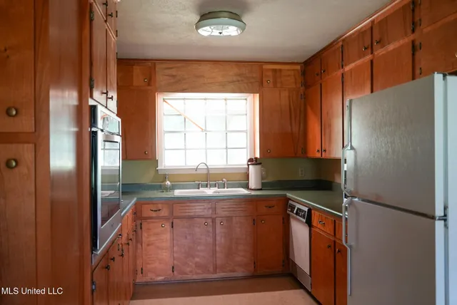 $389,000 | 3084 Tom Collins Road, Utica, MS 39175