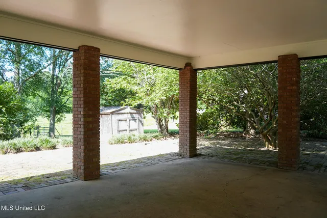 $389,000 | 3084 Tom Collins Road, Utica, MS 39175