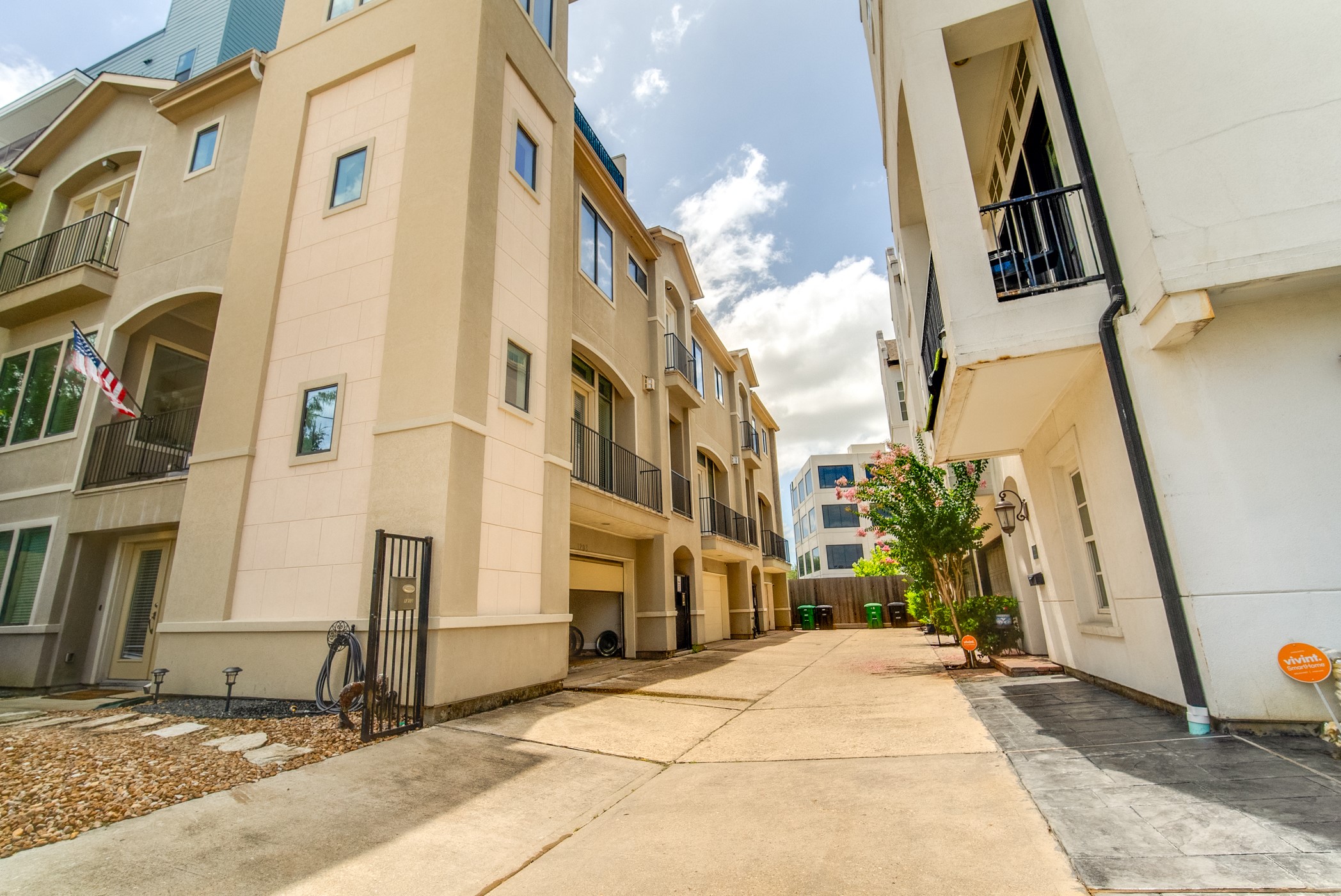 1205 Detering Street Houston, TX 77007 - Photo 2 of 50