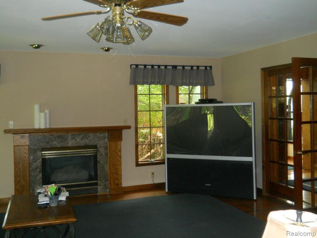 750 Westchester Road Grosse Pointe, MI 48230 - Photo 11 of 25 DSCN4462.jpg