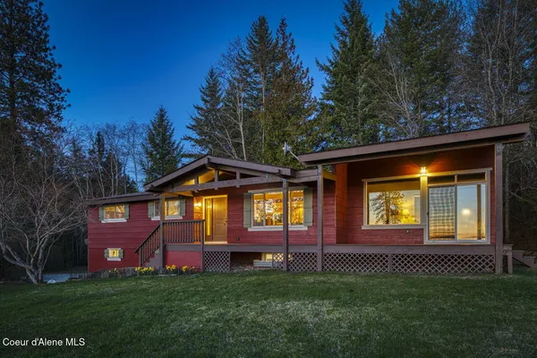 $829,000 | 2310 Bottle Bay Road, Sagle, ID 83860