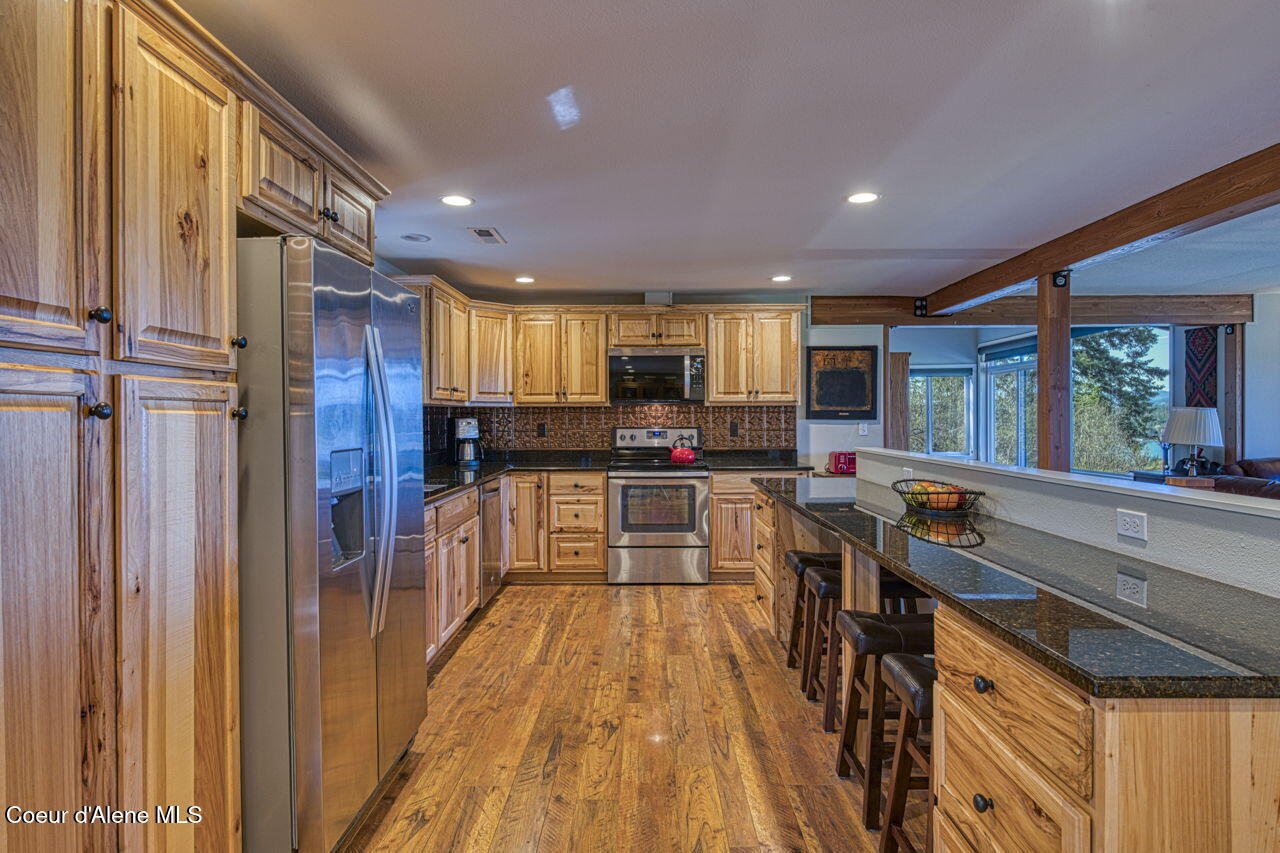 2310 Bottle Bay Road Sagle, ID 83860 - Photo 9 of 49 Kitchen