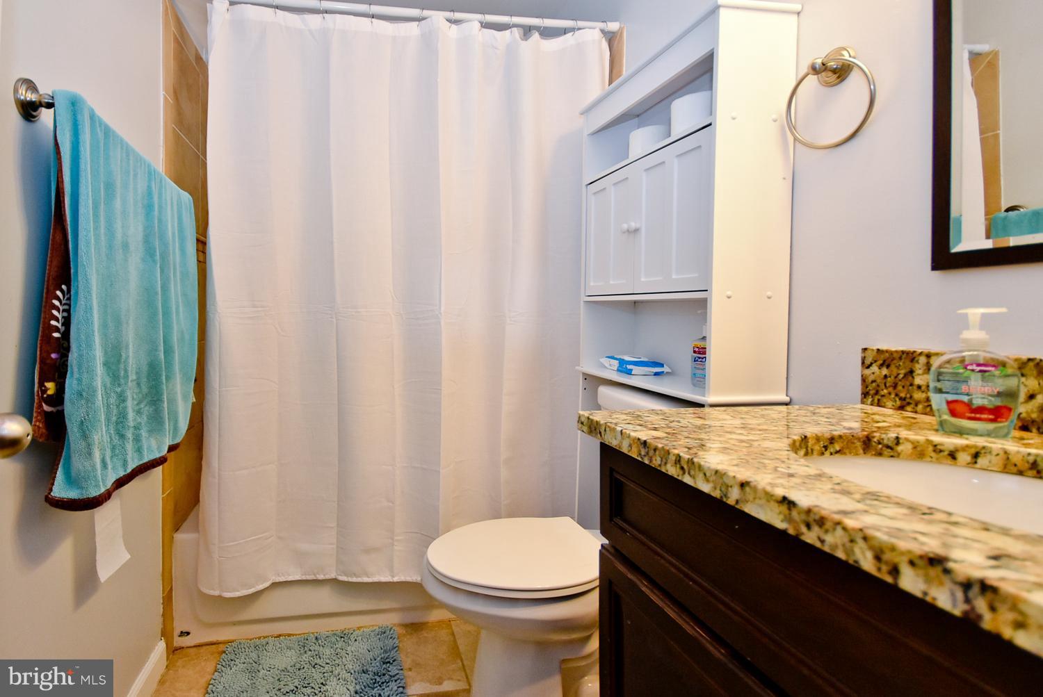 9339 Dubarry Avenue Lanham, MD 20706 - Photo 23 of 30 Bath (Master)