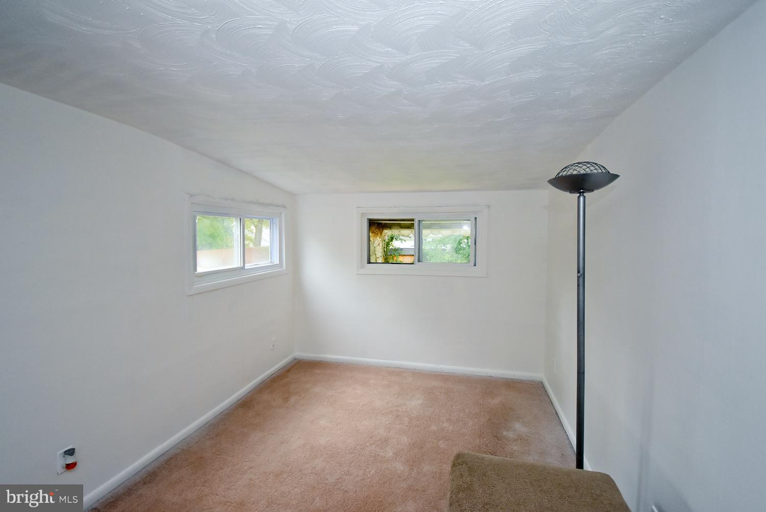 9339 Dubarry Avenue Lanham, MD 20706 - Photo 26 of 30 Bedroom