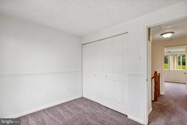 a sink and a mirror in a bathroom